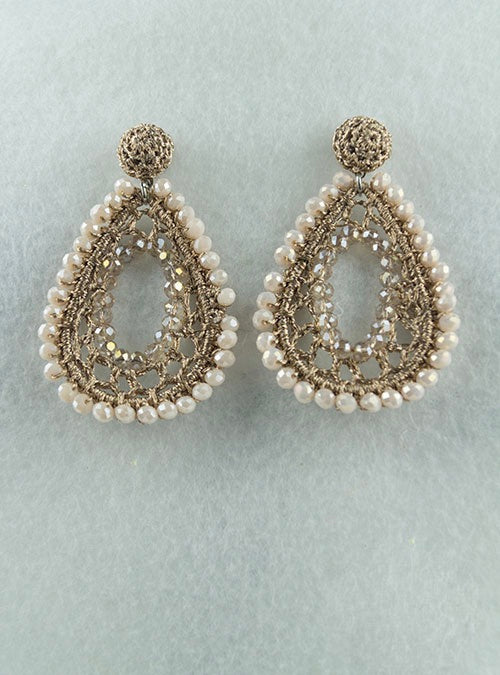 Beige and gold pearl knitted tear drop earrings